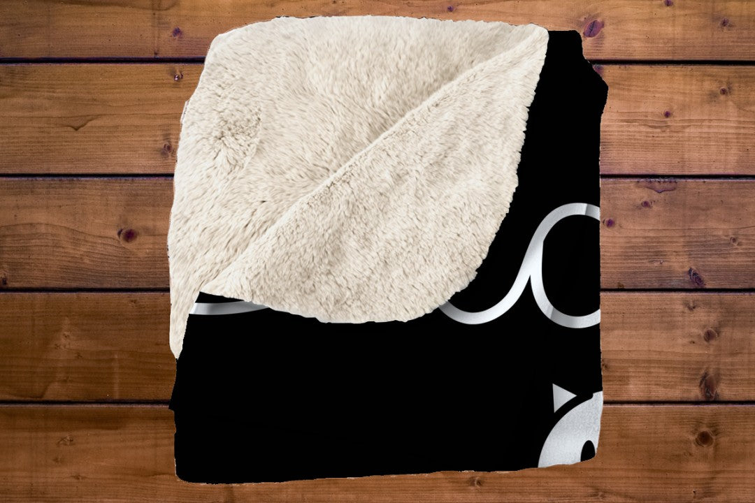 Sherpa Throw Blanket - Minimalistic Love Cat Black and White Design - Soft Plush Throw Blanket