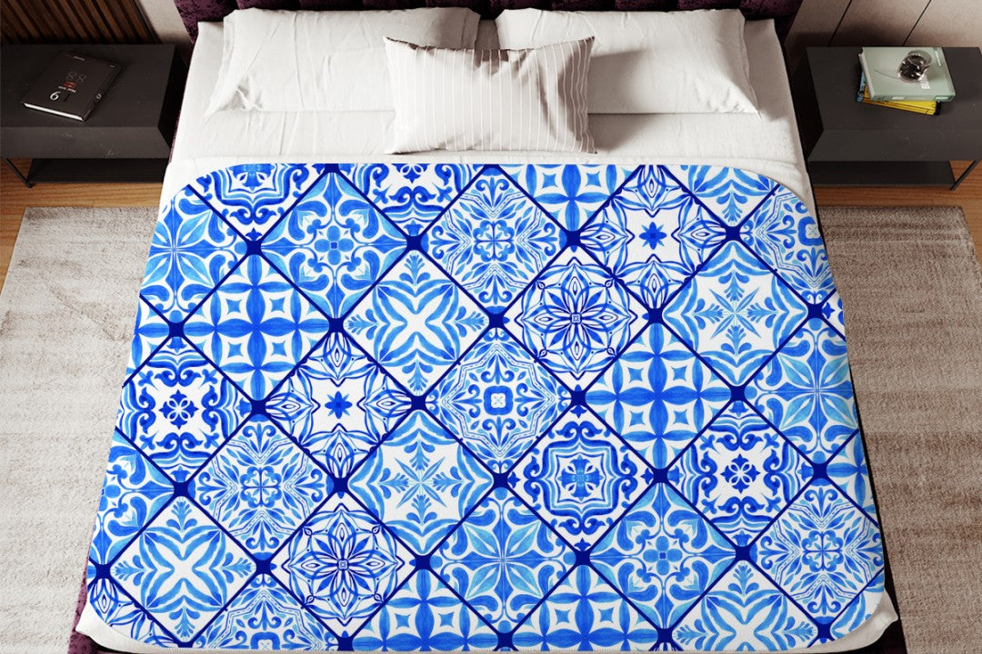 Sherpa Throw Blanket - Blue Mediterranean Tile Design - Soft Plush Throw Blanket