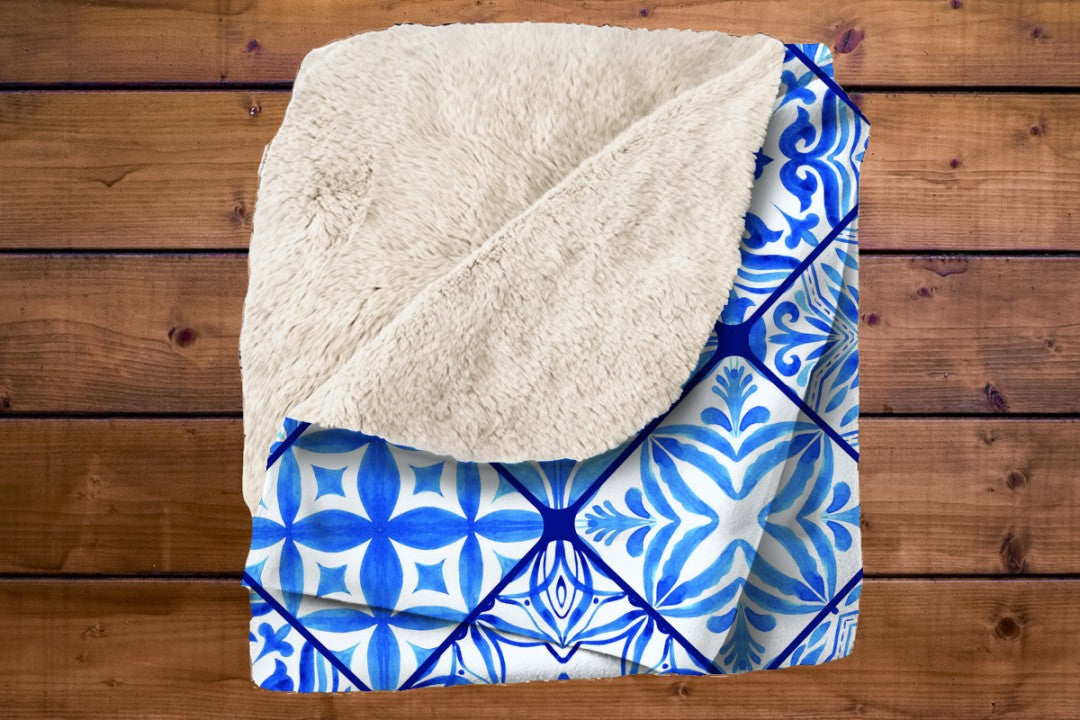 Sherpa Throw Blanket - Blue Mediterranean Tile Design - Soft Plush Throw Blanket